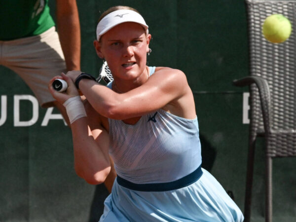 Suzan Lamens NED during the quarter finals match vs. Aliaksandra Sasnovich at the WTA250 Hungarian Gran Prix Tennis on 19th July 2024 at Romai Teniszakademia, Budapest, Hungary PUBLICATIONxNOTxINxITA Copyright: xVincenzoxOrlando/IPAxSportx/xipax/xx IPA_48107814 IPA_Agency_IPA48107814 || 293697_0004 2024 am DER finals grand Grosser Hungarian international MEHRSPORT player premiumd prix quarter quer sport tennis x0x