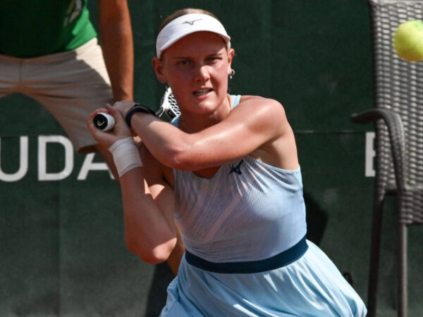 Suzan Lamens NED during the quarter finals match vs. Aliaksandra Sasnovich at the WTA250 Hungarian Gran Prix Tennis on 19th July 2024 at Romai Teniszakademia, Budapest, Hungary PUBLICATIONxNOTxINxITA Copyright: xVincenzoxOrlando/IPAxSportx/xipax/xx IPA_48107814 IPA_Agency_IPA48107814 || 293697_0004 2024 am DER finals grand Grosser Hungarian international MEHRSPORT player premiumd prix quarter quer sport tennis x0x