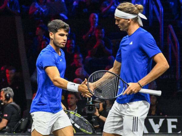 shake hands Carlos Alcaraz ESP Alexander Zverev GER 20.09.2024 Tennis Laver Cup Tag 1, Uber Arena, Berlin, Berlin Germany shake hands Carlos Alcaraz ESP Alexander Zverev GER 20 09 2024 Tennis Laver Cup Day 1, Uber Arena, Berlin, Berlin Germany 00321, pep_20240920_hm