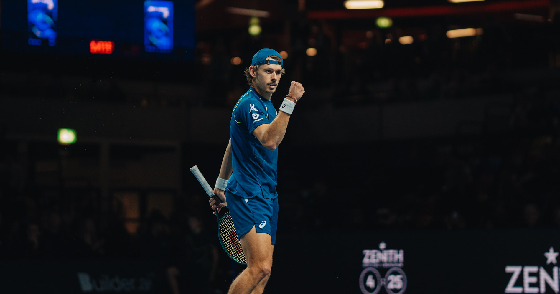 UTS Grand Final: De Minaur wears down Monfils to reach title clash in London