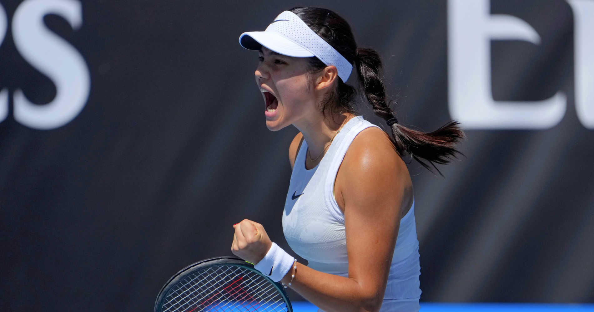 Australian Open Clutch Raducanu reaches second round Tennis Majors