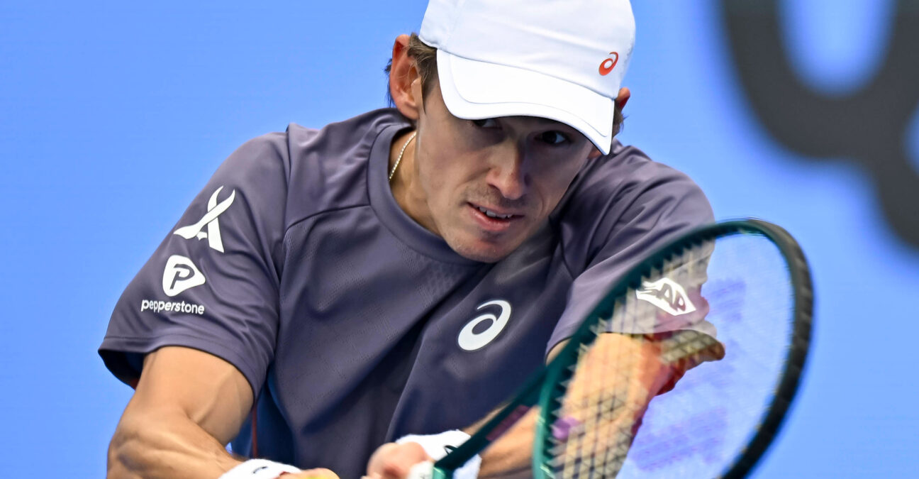 ATP, Tennis Herren QATAR EXXONMOBIL OPEN ROUND OF 32 Alex De Minaur of Australia competes in her round of 32 match against Roman Safiullin during the ATP Qatar ExxonMobil Open 2025 tennis tournament at the Khalifa International Tennis Complex in Doha, Qatar, on February 18, 2025. DOHA Qatar