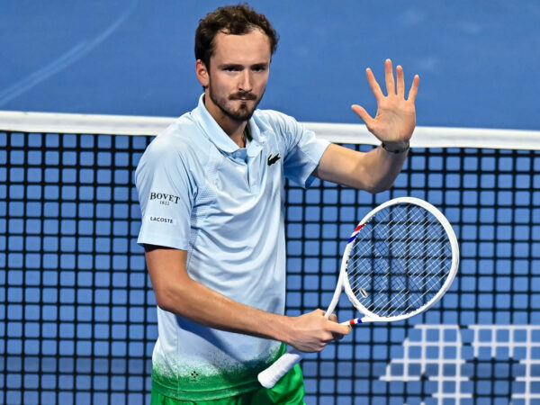 ATP, Tennis Herren QATAR EXXONMOBIL OPEN ROUND OF 32 Daniil Medvedev competes in her round of 32 match against Karen Khachanov during the ATP Qatar ExxonMobil Open 2025 tennis tournament at the Khalifa International Tennis Complex in Doha, Qatar, on February 18, 2025. DOHA Qatar