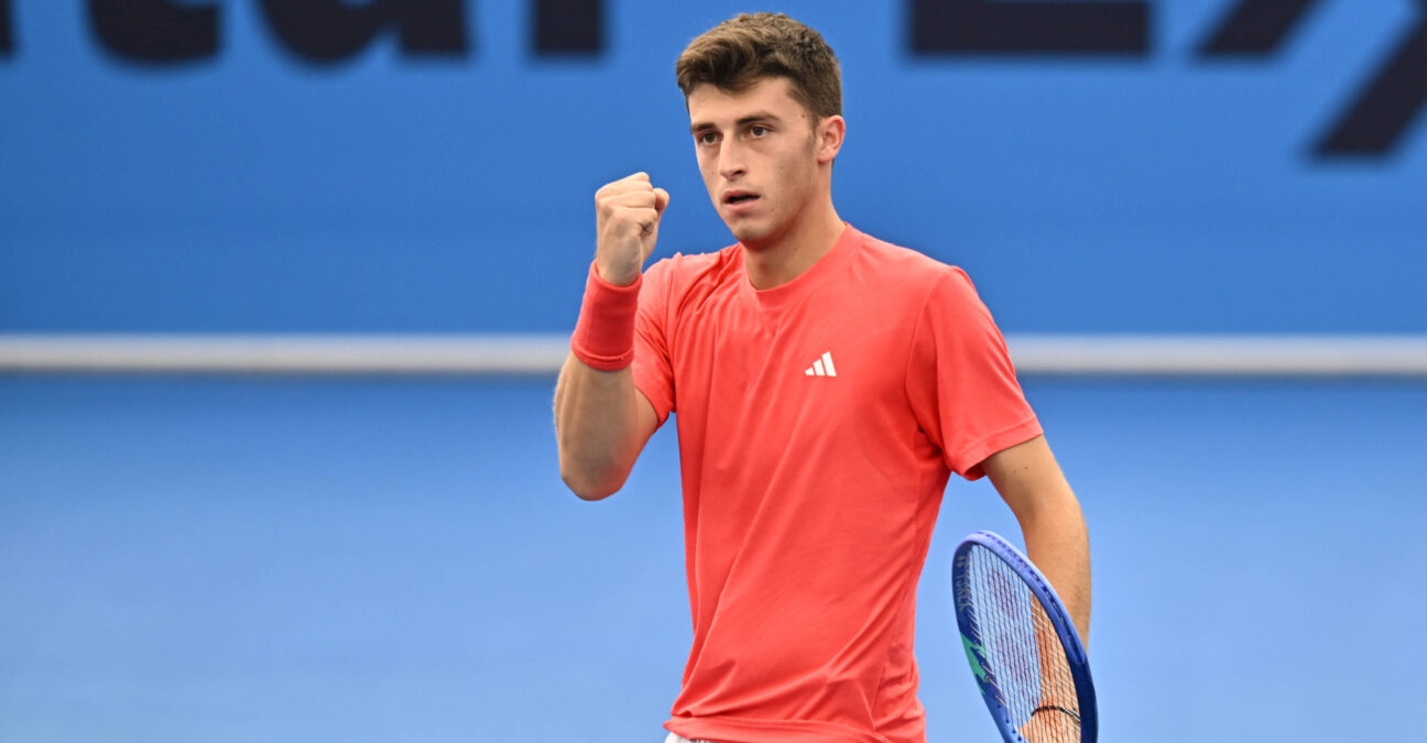 ATP, Tennis Herren QATAR EXXONMOBIL OPEN ROUND OF 32 Luca Nardi of Italy competes in her round of 32l match against Zhizhen Zhang of Chinaduring the ATP Qatar ExxonMobil Open 2025 tennis tournament at the Khalifa International Tennis Complex in Doha, Qatar, on February 18, 2025. DOHA Qatar