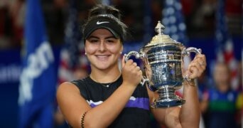 Bianca Andreescu with her 2019 US Open trophy