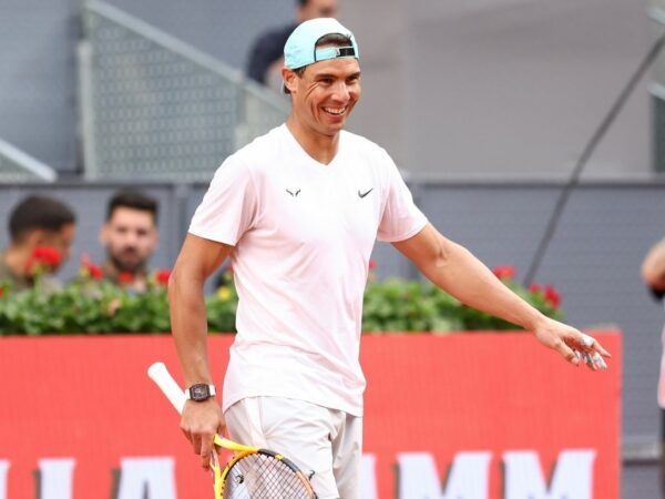 Rafael Nadal tout sourire à l'entraînement devant les photographes © Zuma / Panoramic