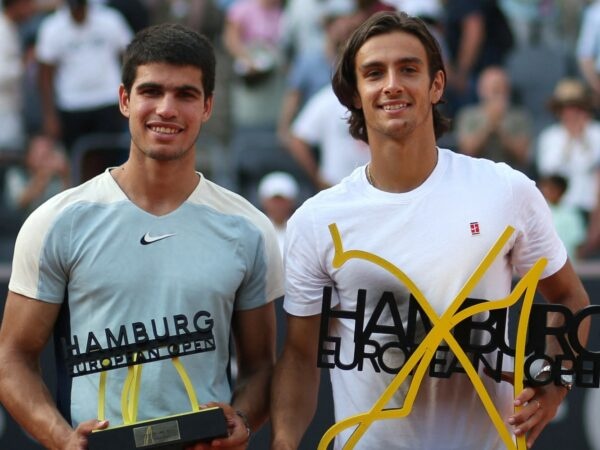 Carlos Alcaraz et Lorenzo Musetti / Hambourg 2022 © AI / Reuters / Panoramic