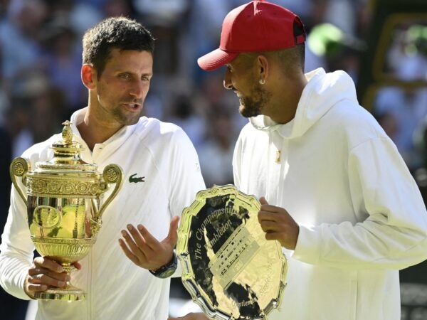 Novak Djokovic et Nick Kyrgios après la finale de Wimbledon 2022