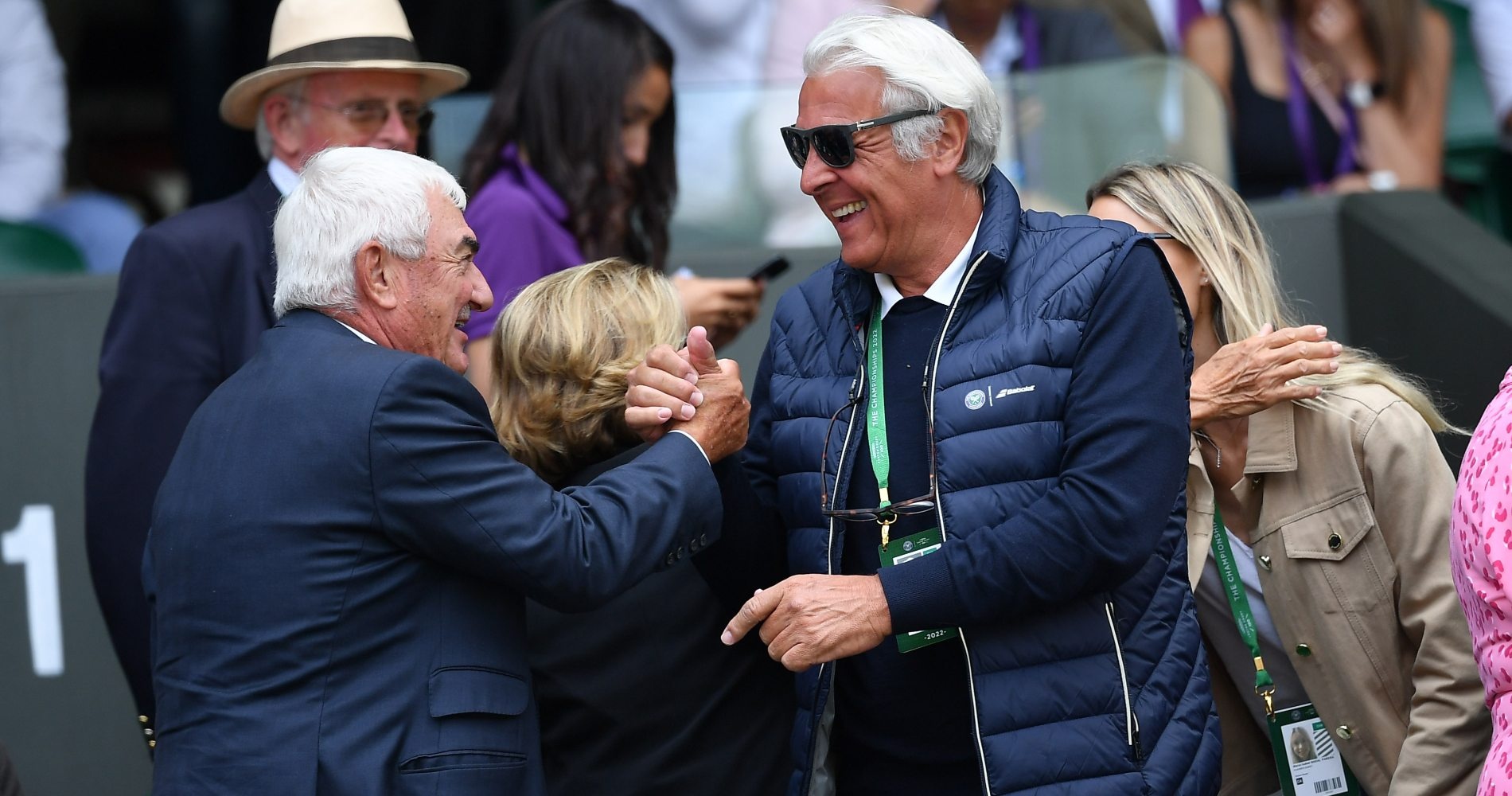 Le père de Rafael Nadal (à droite) et celui de Roger Federer (à gauche) - Wimbledon 2022