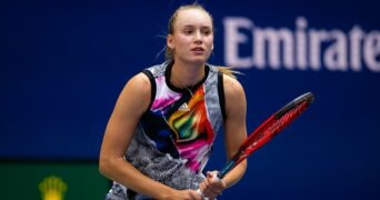 Elena Rybakina US Open 2022 return