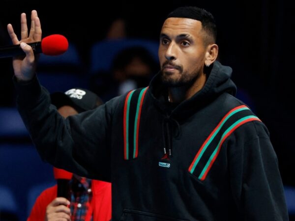 Nick Kyrgios announcing to the crowd his withdrawing from Tokyo in 2022