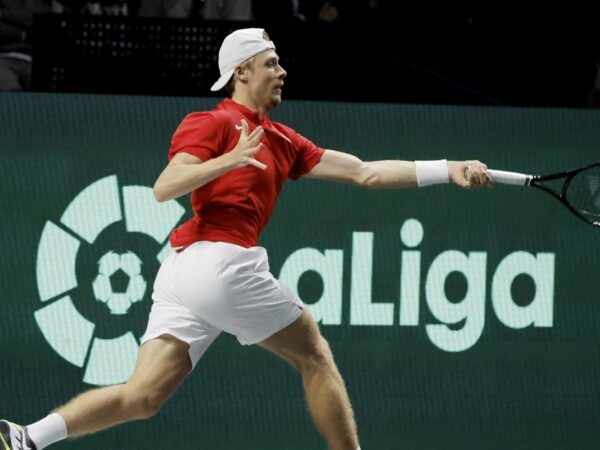 Denis Shapovalov Davis Cup return forehand indoor cap