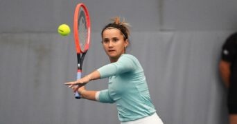 Lauren Davis coup droit Auckland 2023