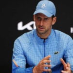 Novak Djokovic parle à la presse lors de l'Open d'Australie 2023