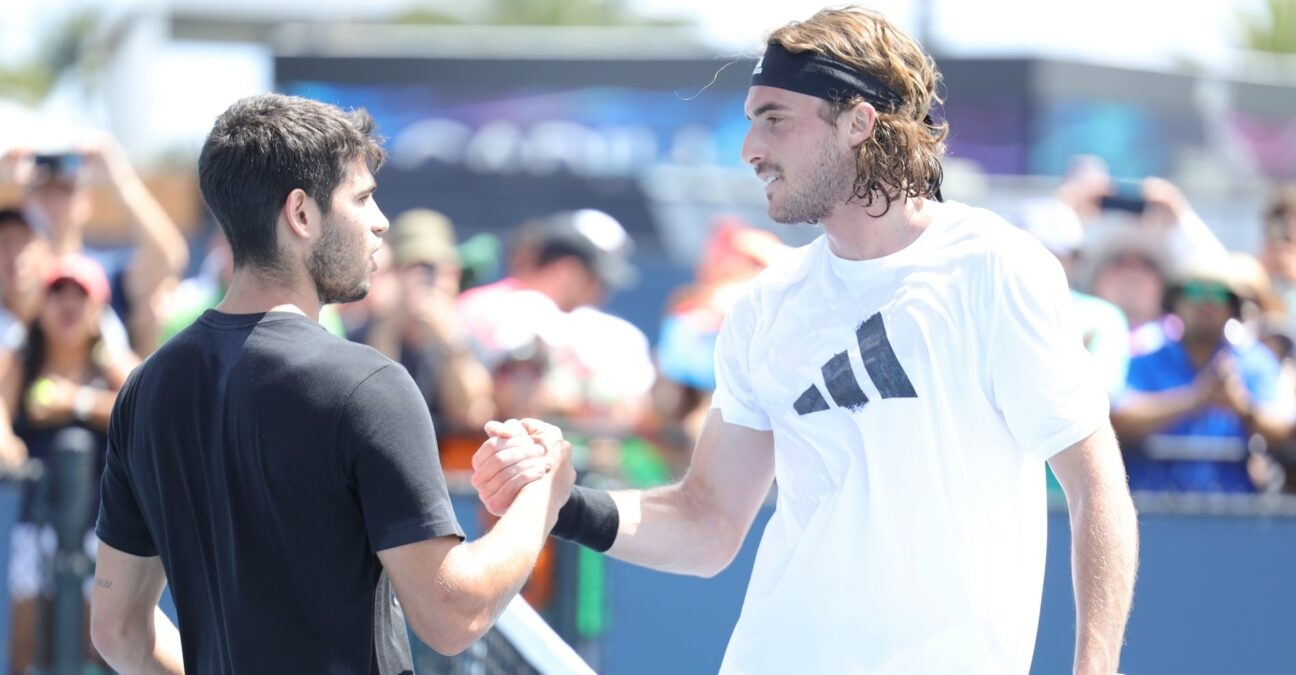 Carlos Alcaraz Stefanos Tsitsipas entraînement poignée de mains