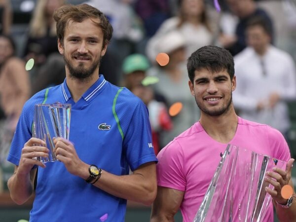 Daniil Medvedev Carlo Alcaraz Indian Wells cérémonie trophées