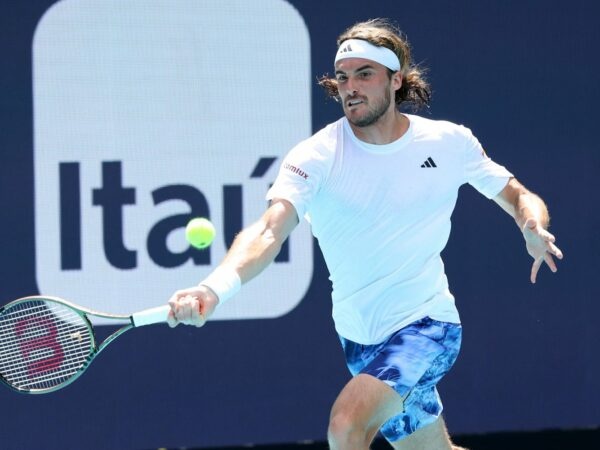 Stefanos Tsitsipas Miami coup droit