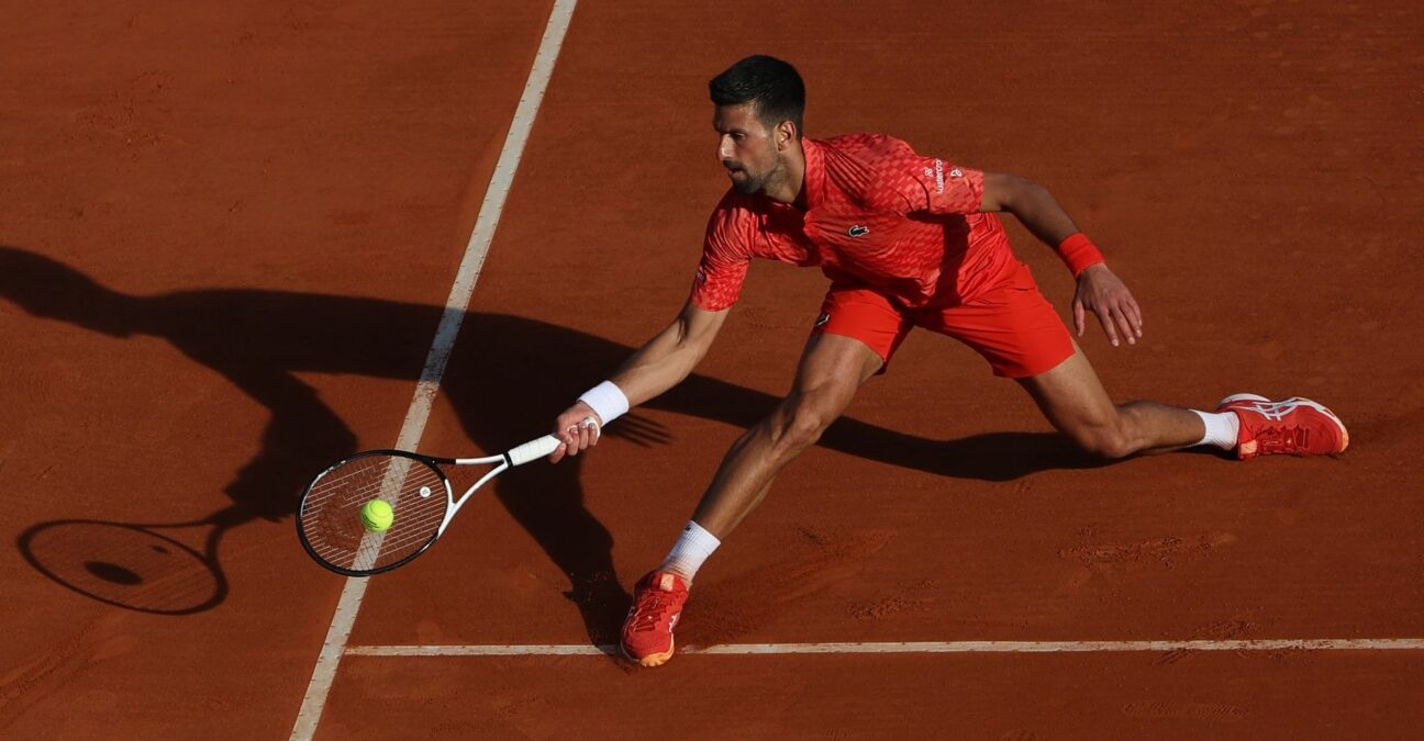 Novak Djokovic contre-amortie coup droit glissade Monte Carlo