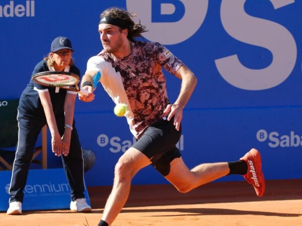 Stefanos Tsitsipas Barcelone coup droit défense