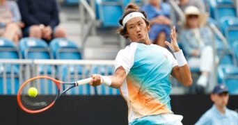 Zhizen Zhang coup droit Eastbourne 2023