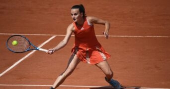 Clara Burel Roland-Garros 2023 contre-amortie coup droit