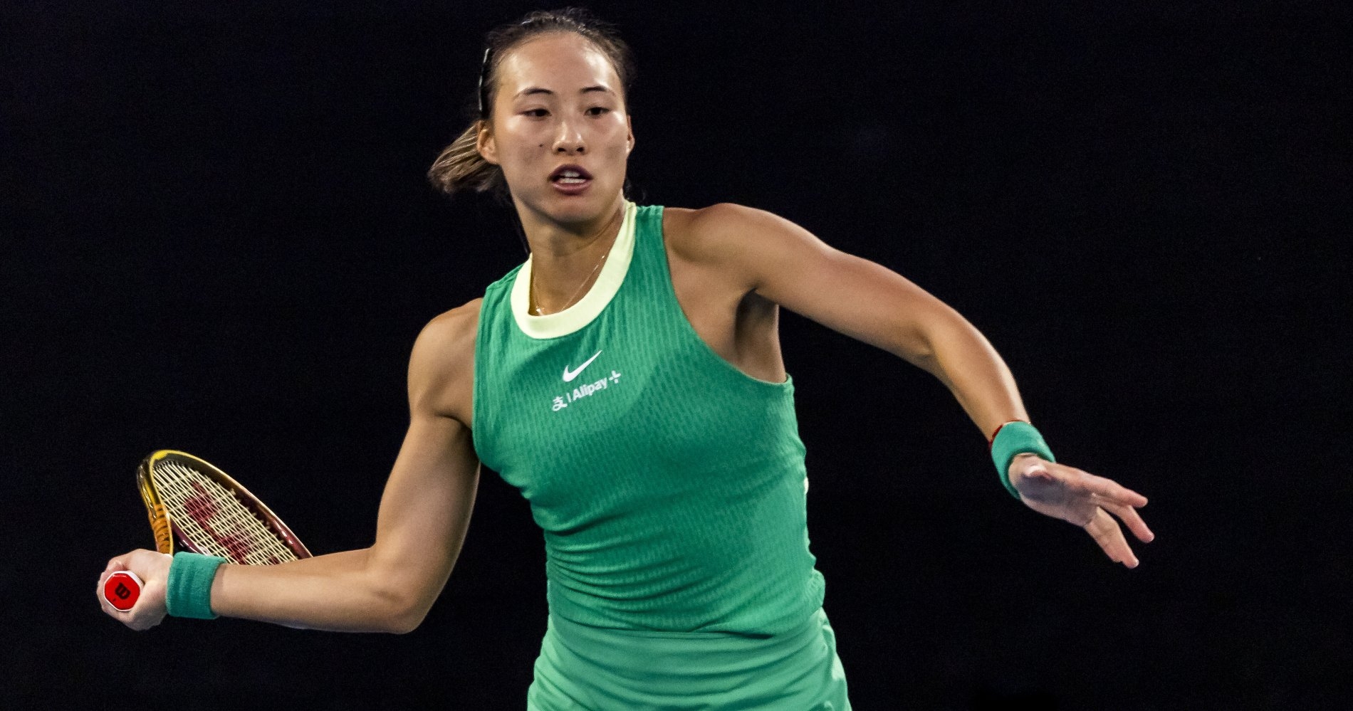 Dubaï : Zheng renverse Hibino et se hisse en huitième de finale - Tennis Majors