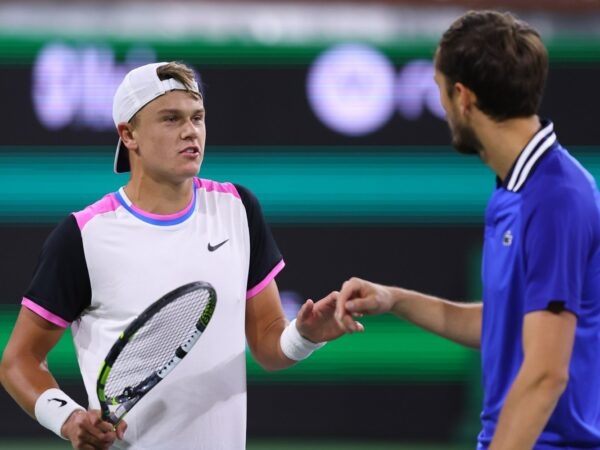 Holger Rune Daniil Medvedev Indian Wells 2024 poignée de main tension