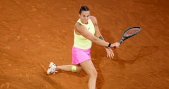 Aryna Sabalenka Madrid 2024 revers slicé