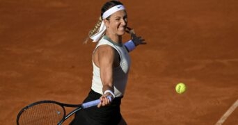 Victoria Azarenka - Inside / Panoramic