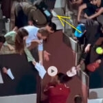 Novak Djokovic reçoit une bouteille sur la tête, Rome 2024