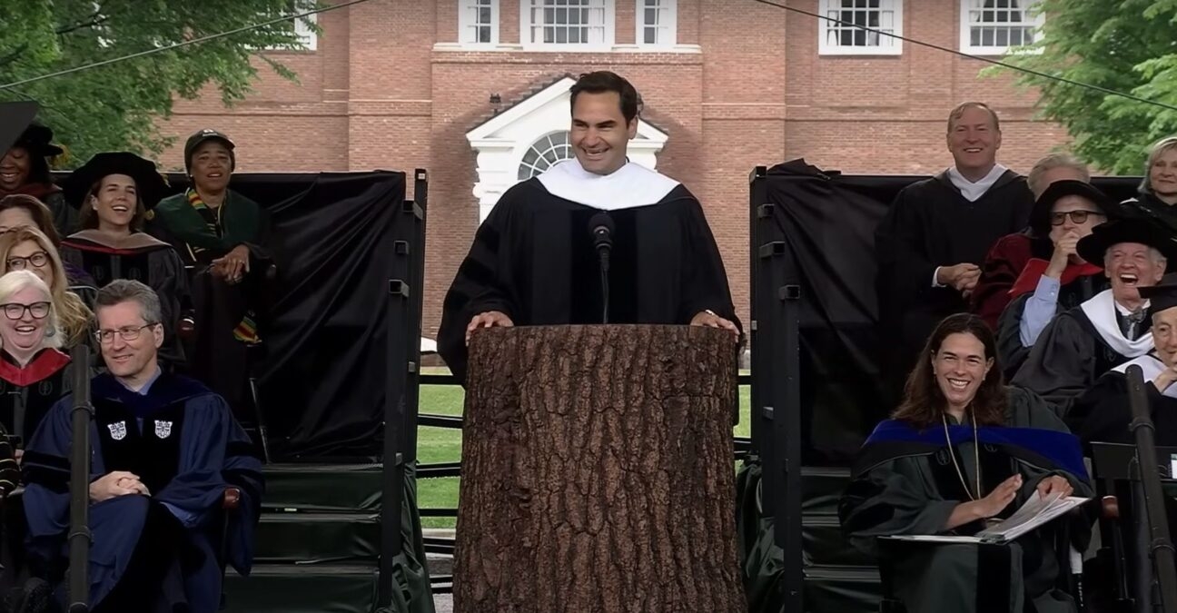 Roger Federer lors de son discours à l'Université de Dartmouth