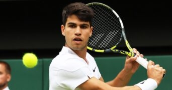 Carlos Alcaraz Wimbledon 2024 revers slicé