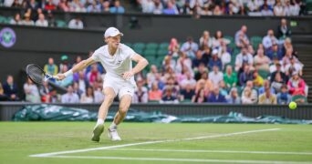 Jannik Sinner Wimbledon 2024 coup droit