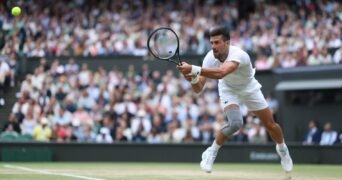 Novak Djokovic Wimbledon 2024 retour revers