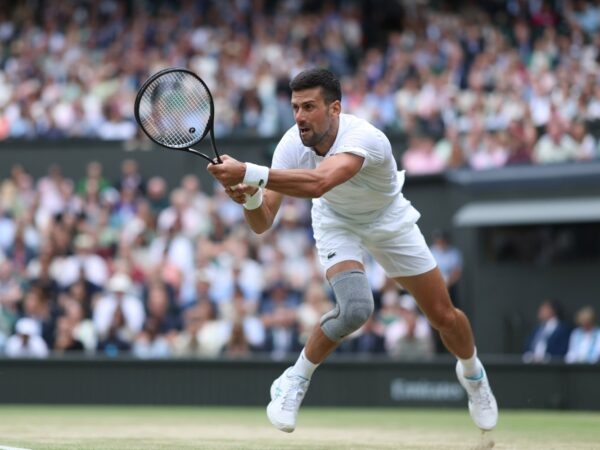 Novak Djokovic Wimbledon 2024 retour revers