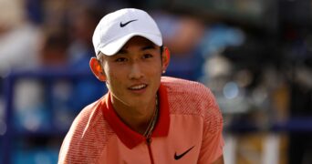 Juncheng Shang Eastbourne 2024 sourire