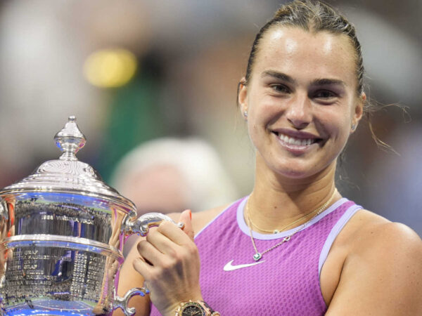 Aryna Sabalenka US Open 2024 trophée